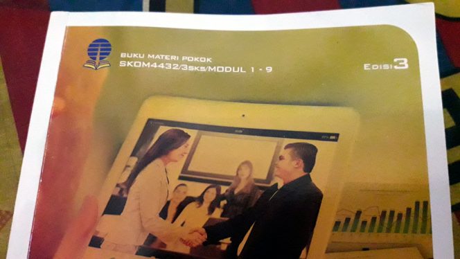 Dinamika Media dan Teknologi dalam Komunikasi Bisnis