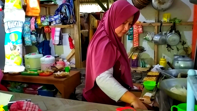 Asyiknya Makan Nasi Liwet di Warung Liwet Pak Ngko – Wisata Alam Cireong Park Ciamis Jawa Barat