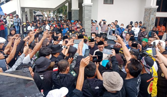 Format Liputan DEMO khas Wartawan Spesialis Demo – Media Online Salira TV