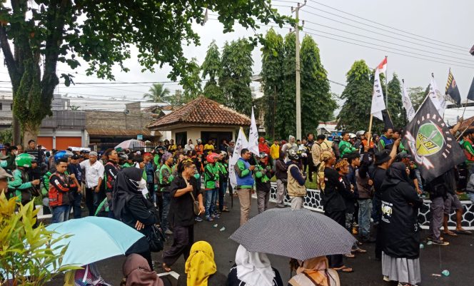 Kirim Berita ke SALIRA TV dibayar Rp.50.000,- tiap Berita