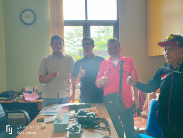 Wartawan Salira TV bersama Anggota Polres Kota Banjar, Jawa Barat. (13/02/2023)