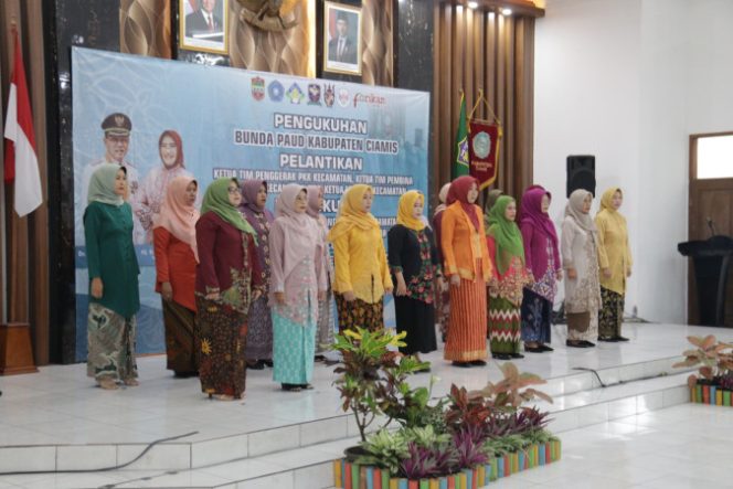 Bupati Herdiat Lantik Hj. Kania Ernawati Jadi Bunda PAUD Kabupaten Ciamis