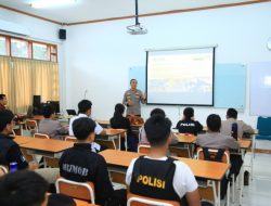Kadiv Humas Polri Dorong Siswa Labschool Kebayoran Mengenal Tugas Kepolisian dan Menumbuhkan Semangat Mengabdi