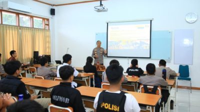 Kadiv Humas Polri Dorong Siswa Labschool Kebayoran Mengenal Tugas Kepolisian dan Menumbuhkan Semangat Mengabdi