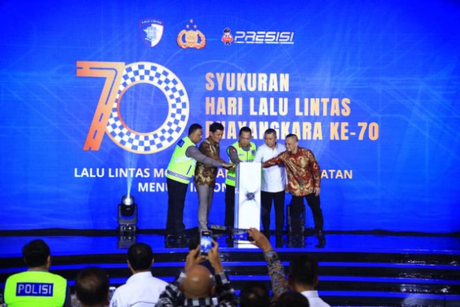 Kapolri Hadiri Syukuran HUT Lalu Lintas ke-70, Luncurkan Aplikasi Digital Korlantas dan Anugerahkan Pin Emas
