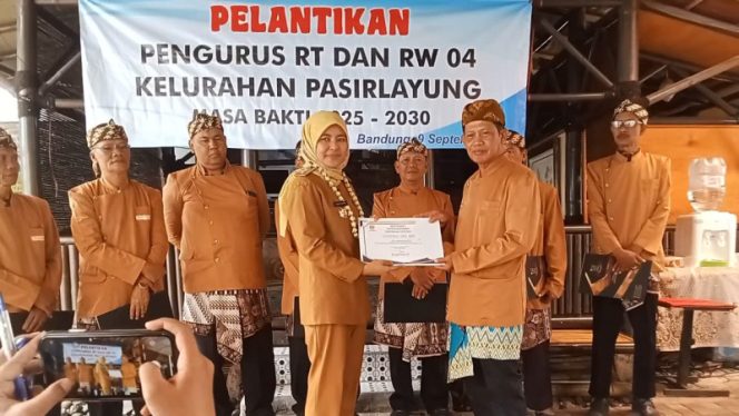 Pelantikan Pengurus RT dan RW 04 Pasirlayung Periode 2025–2030 Berlangsung Meriah