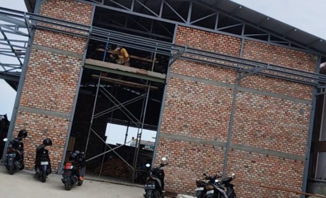 Pembangunan Gudang di Baran Barat Diduga Tanpa IMB, Dinas PUPR Karimun Bungkam