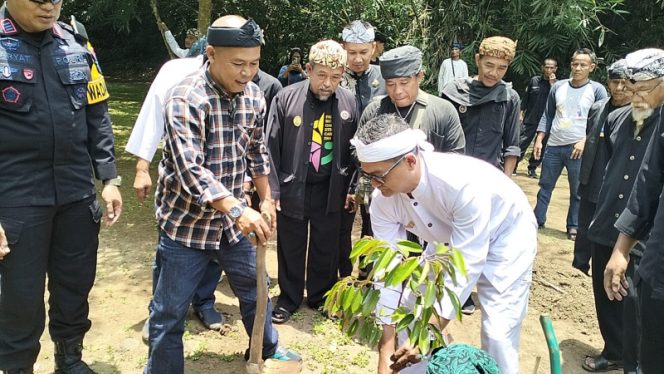 Hijaukan Warisan Galuh: Penanaman Pohon di Situs Karangkamulyan Warnai Hari Kesaktian Pancasila