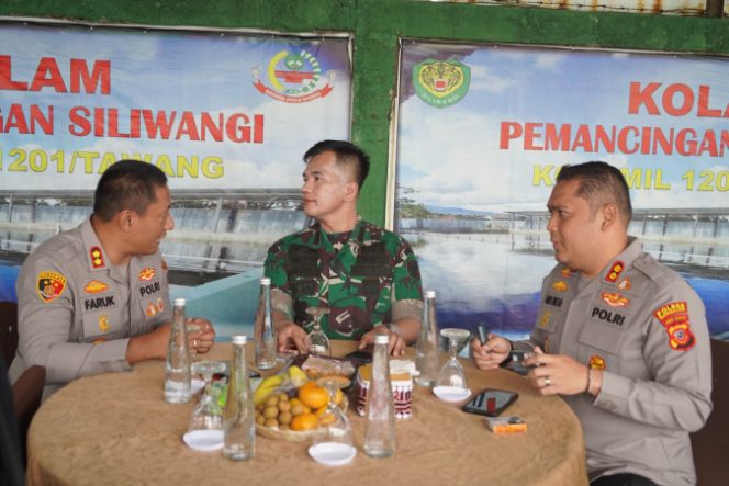 Kebersamaan TNI-Polri di Tasikmalaya: Dua Kapolres Beri Kejutan Ulang Tahun untuk Dandim 0612