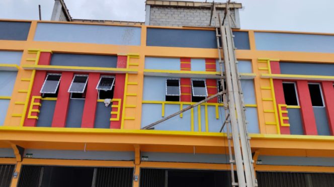 Pemilik Ruko Citra Mas Blok A3 & A4 Bangun Lantai Tiga Tanpa Izin, Pejabat Tataruang Dinas PUPR Tuai Sorotan