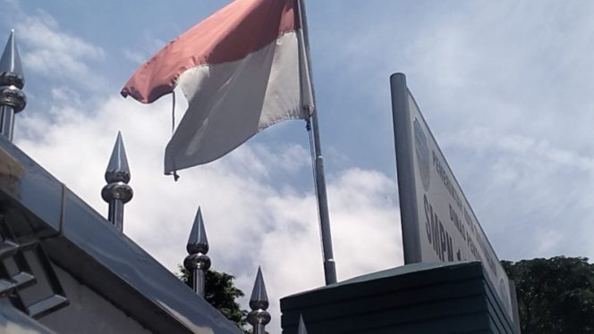 Bendera Merah Putih Robek di SMPN 1 Kota Tasikmalaya, Cederai Rasa Nasionalisme dan Langgar Aturan Negara