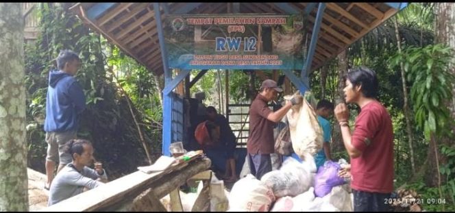 Warga Dusun Tugu Sindangkasih Mulai Kelola Sampah Mandiri Setelah Aksi Bersih Sungai Bersama Brimob dan H. Wahyu