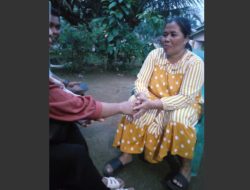 Warga Kuala Galang Donasi untuk Korban Kebakaran Rumah Darmono