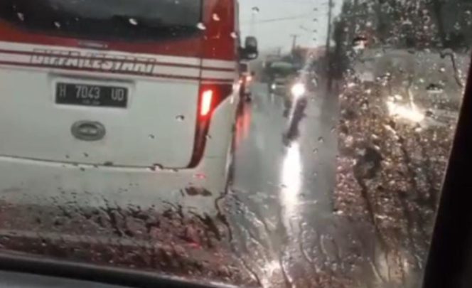 Kemacetan Panjang di Cikoneng, Warga Desak BLT Kesra Disalurkan Desa