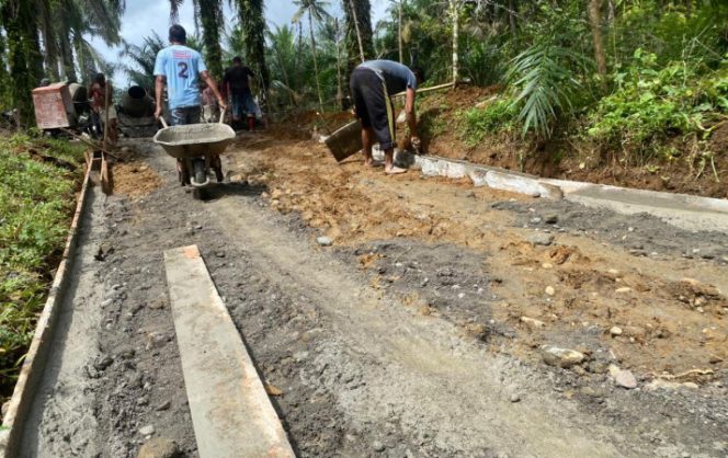 Desa Sido Makmur Berbenah, Membangun Infrastruktur Jalan Desa dengan Anggaran Dana Desa 2025