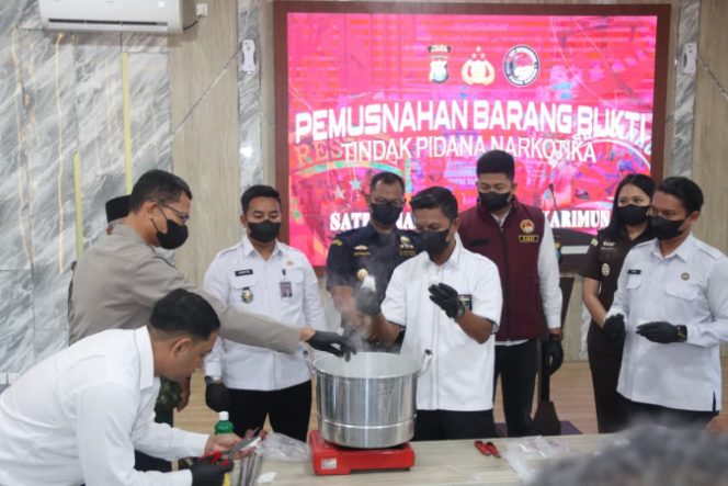Polres Karimun Musnahkan 1,3 Kilogram Sabu, Ribuan Warga Diselamatkan