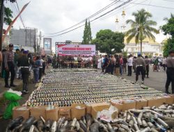 Polres Tasikmalaya Kota Musnahkan Ribuan Miras Dan Knalpot Brong Jelang Tahun Baru