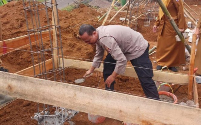 Polsek Cimaragas Kawal Peletakan Batu Pertama Gedung KDMP di Desa Bojongmalang