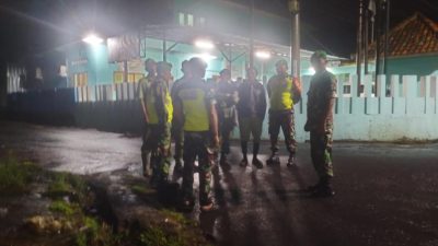 Serda Tedi Rustandi pimpin patroli Koramil 1211/Singaparna di Sukarame