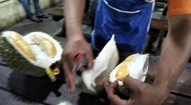Kedai Durian Kujang Cikoneng Jadi Magnet Pecinta Durian dari Berbagai Kota