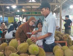 Libur Awal Tahun, Kedai Durian Kujang Cikoneng Ciamis Diserbu Pengunjung, Harga Merakyat Dan Garansi 100% Ganti Baru