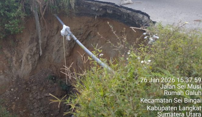 Longsor di Desa Telagah Langkat Ancam Keselamatan Pengguna Jalan