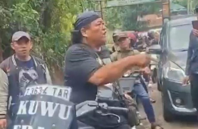 Viral! Kuwu Edan Ngamuk di Jalanan Ciamis, Tak Terima Arus Lalu Lintas Macet Total Akibat Parkir Sembarangan
