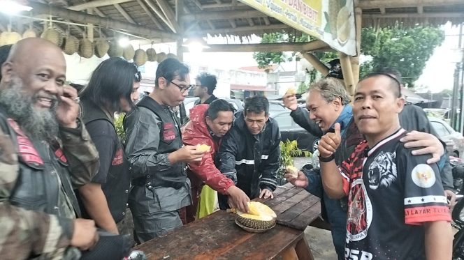 Usai Event Baturaden, Komunitas Moge Abah Haji Serbu Kedai Durian Kujang