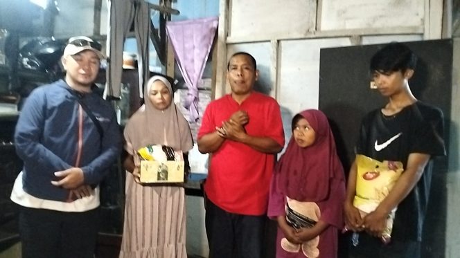H. Wahyu Durian Kujang Bantu Korban Rumah Roboh di Ciamis