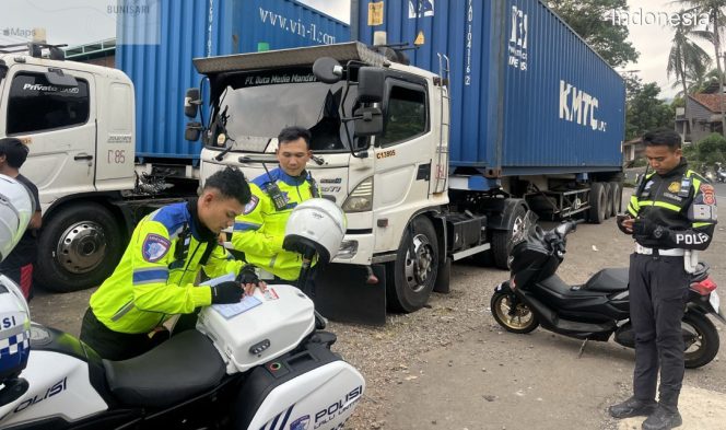 Polda Jabar Tindak 1.700 Truk Sumbu Tiga Saat Pengawasan Mudik