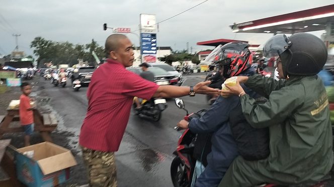Ramadhan Berkah, Durian Kujang Cikoneng Bagikan 3.000 Cup Es Durian Gratis