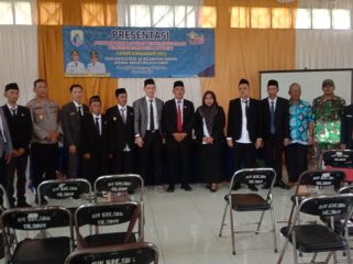 Sejumlah kepala desa di Kecamatan Sobang memaparkan Laporan Penyelenggaraan Pemerintahan Desa (LPPDes) Tahun Anggaran 2025 dalam forum resmi di Aula Kantor Kecamatan Sobang, Kabupaten Lebak, Selasa (14/4/2026).