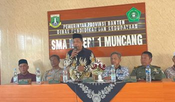 Kepala SMAN 1 Muncang, Puspito, M.Pd, saat memaparkan mekanisme SPMB TA 2026/2027 di hadapan unsur Muspika dan tokoh masyarakat, Kamis (16/4/2026).