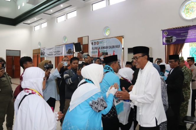 Bupati Ciamis Lepas 417 Calon Jemaah Haji Kloter 31 KJT