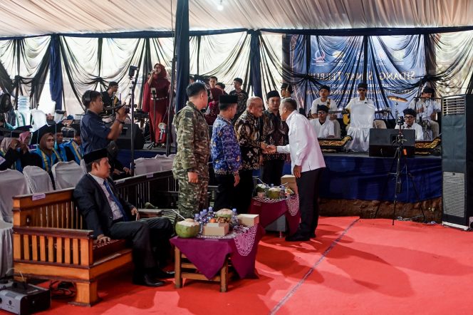 Sekda Ciamis Tekankan Pendidikan Berkualitas di Wisuda STIT Lakbok