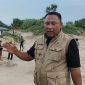 Anggota DPRD Provinsi Banten, Musa Weliansyah, saat melakukan inspeksi mendadak (sidak) di lokasi tambang pasir laut pesisir selatan Lebak, Kamis (14/5/2026). (Foto: Istimewa/Tangkapan Layar Video)
